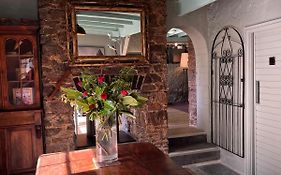 Smugglers Hotel